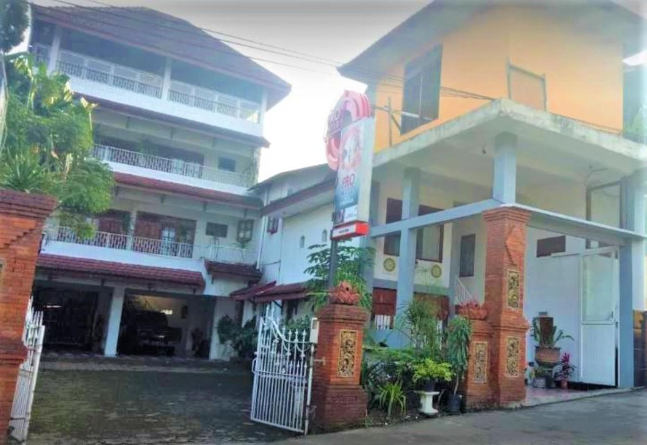 Wisma & Kantin Amanda Mojokerto Exterior foto