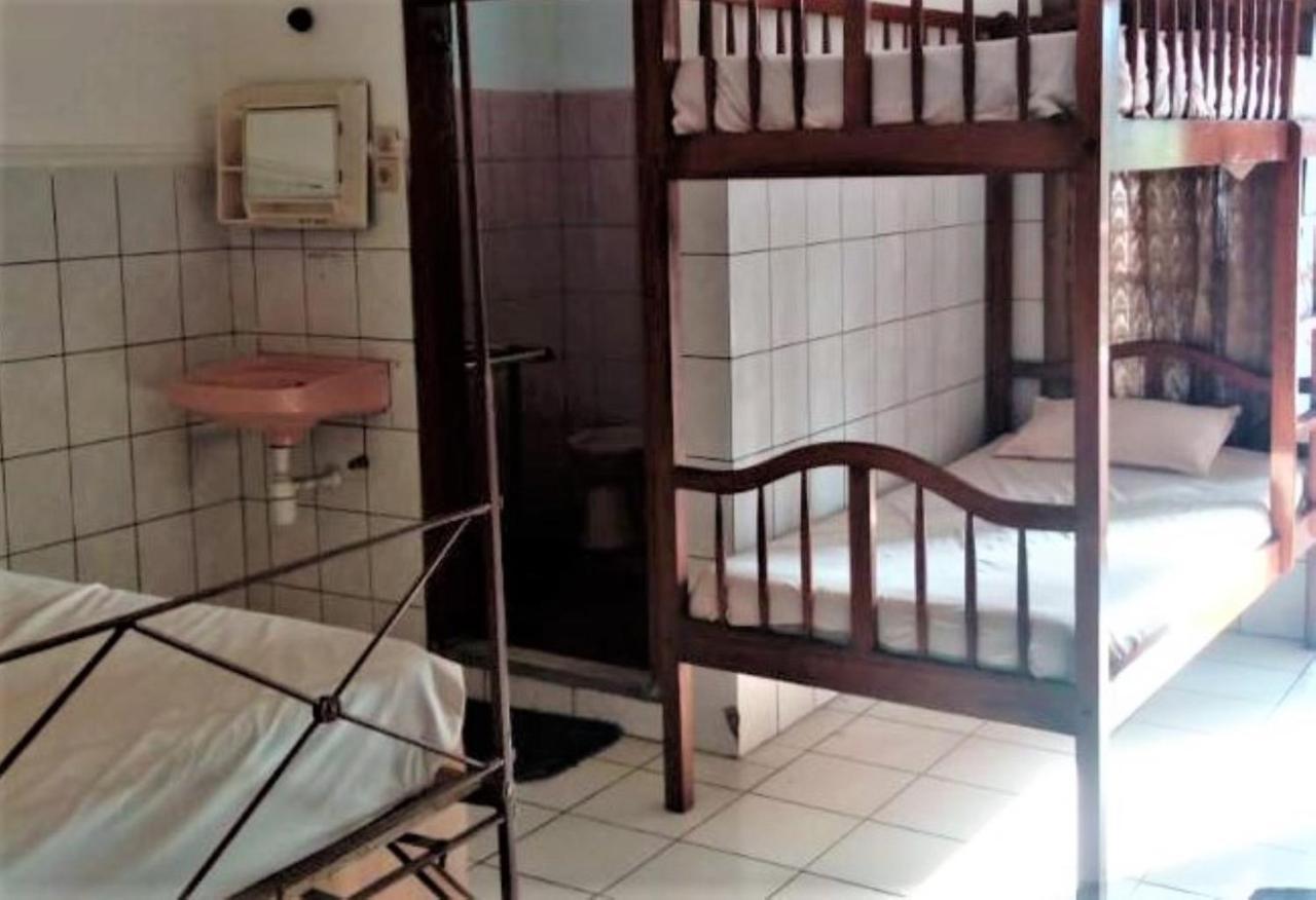 Wisma & Kantin Amanda Mojokerto Exterior foto